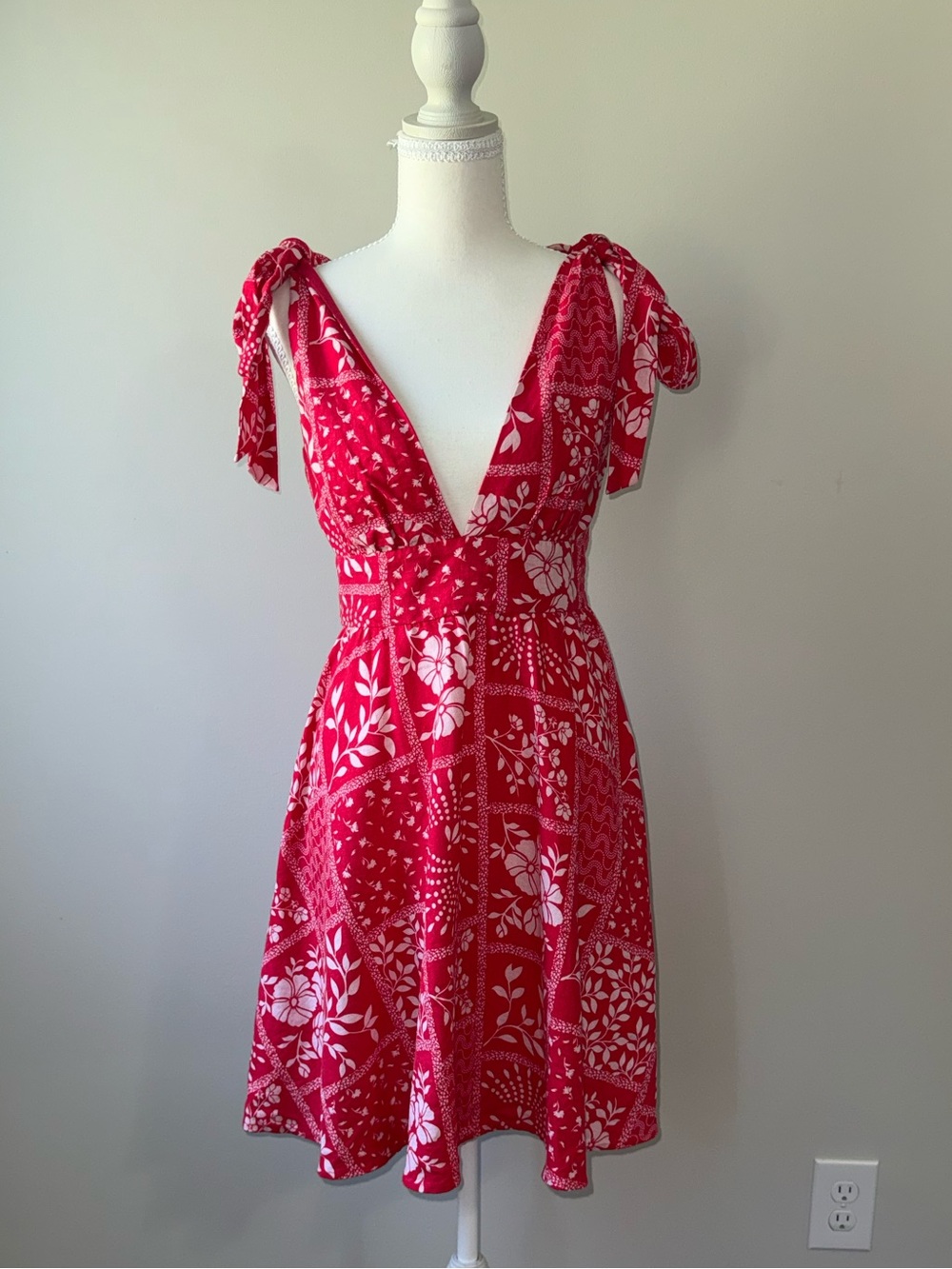 House of Harlow 1960 Red Patchwork Floral Tie Shoulder Dress Size XS